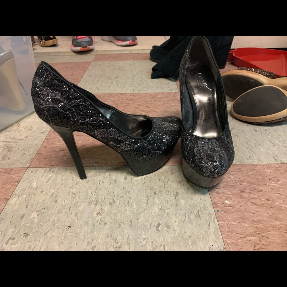 Carlos Santana Black heels